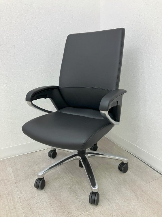 コクヨマネージメントチェア フィロソフィーシリーズ 固定肘付フィロソフィーチェア 商品画像1