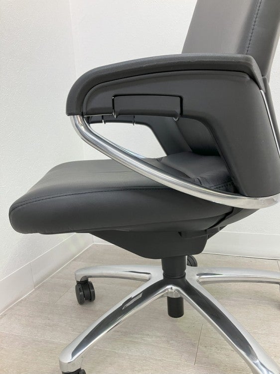 コクヨマネージメントチェア フィロソフィーシリーズ 固定肘付フィロソフィーチェア 商品画像12