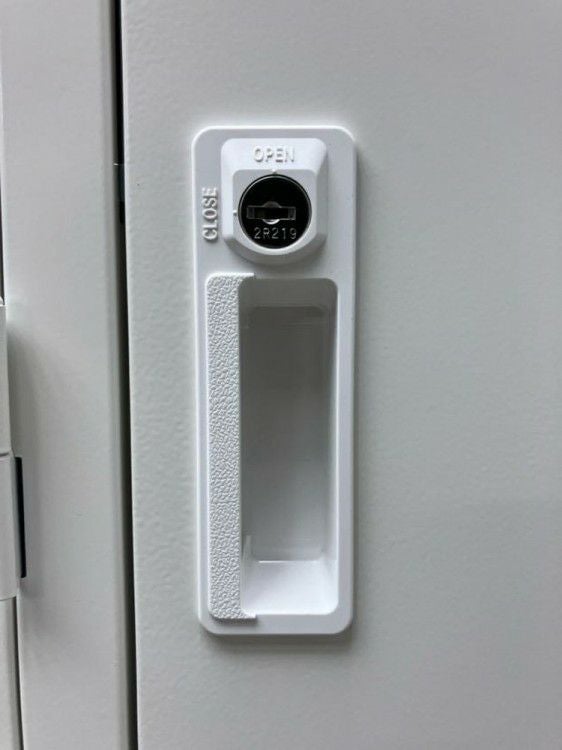 ライオン4人用ロッカー 商品画像2