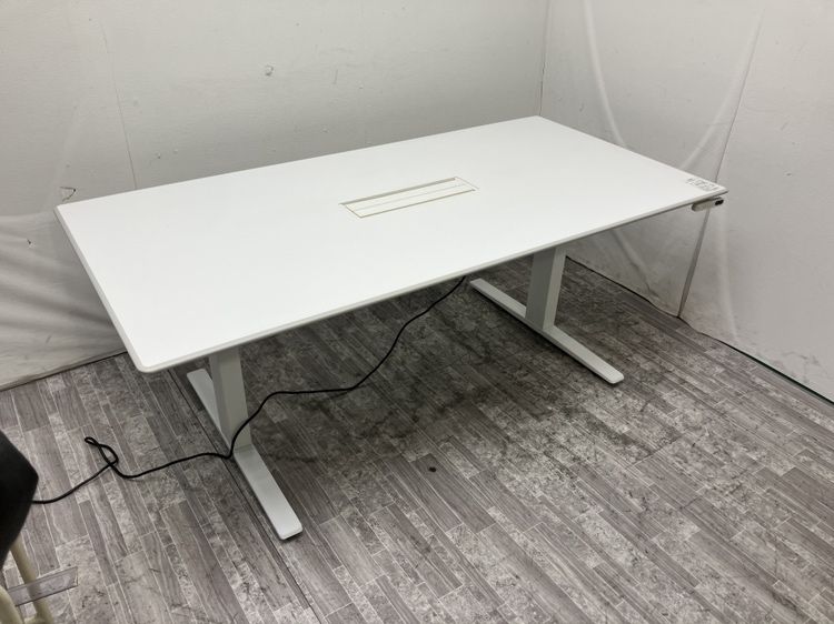 オカムラSwift(スイフト)シリーズ 電動昇降式1800ミーティングテーブル 商品画像2