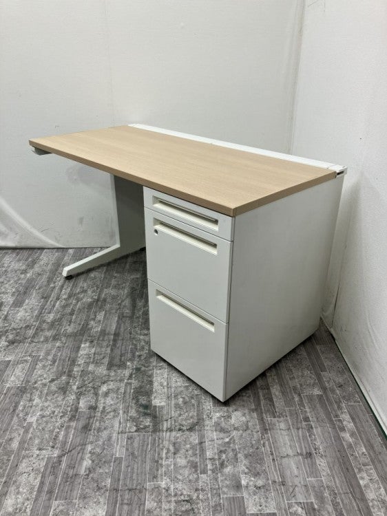 オカムラADVANCE（アドバンス）シリーズ 1200片袖デスク 商品画像2
