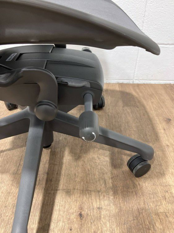 HermanMiller（ハーマンミラー）アーロンチェア 可動肘付アーロンチェア 商品画像5