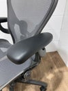 HermanMiller（ハーマンミラー）アーロンチェア 可動肘付アーロンチェア 商品画像12