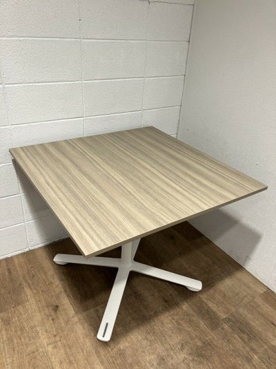 イトーキホバー（Hover）シリーズ 角テーブル 商品画像1