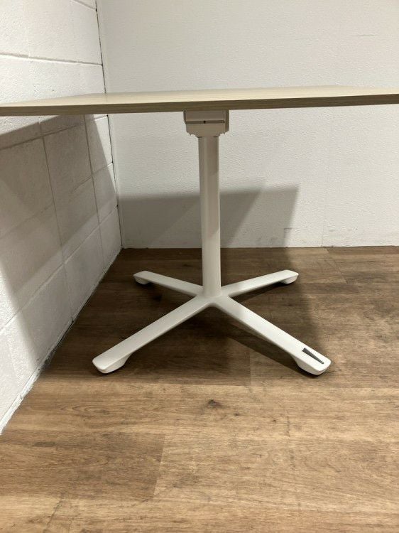 イトーキホバー（Hover）シリーズ 角テーブル 商品画像3