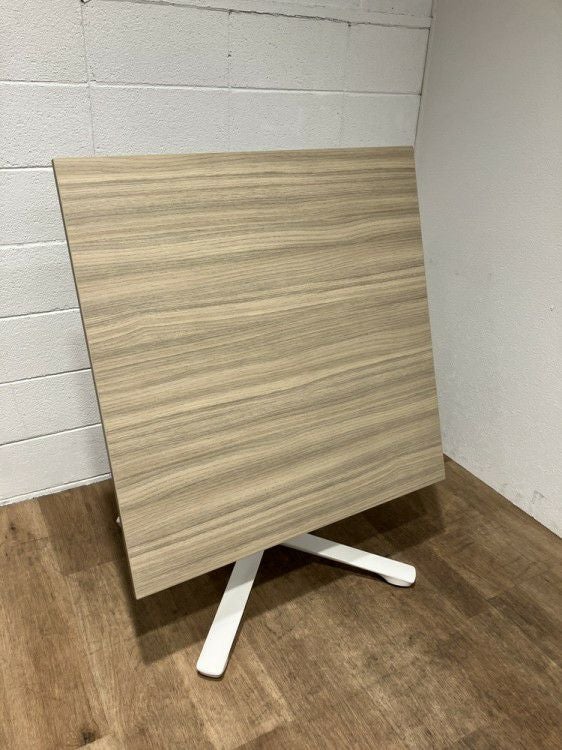 イトーキホバー（Hover）シリーズ 角テーブル 商品画像8