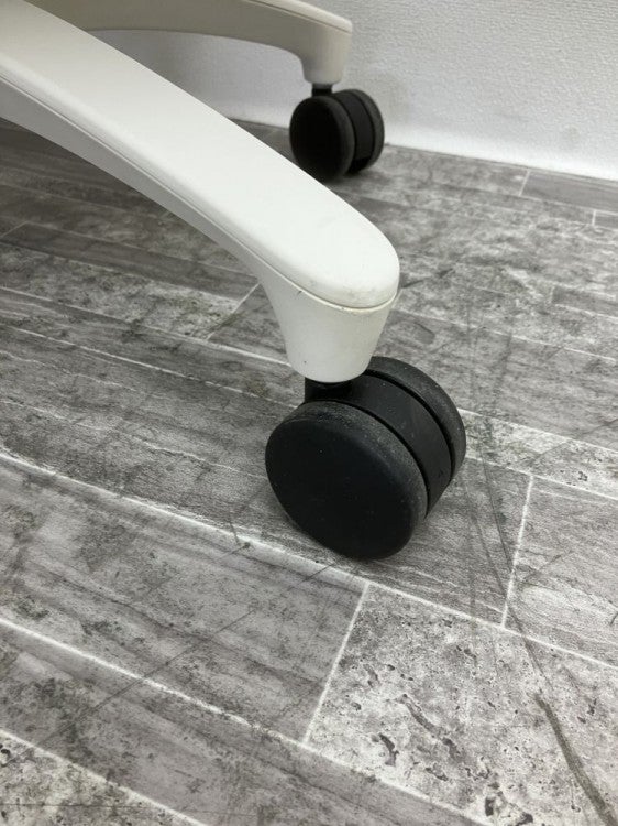 イトーキMOVU(モーブ)シリーズ 固定肘付モーブチェア 商品画像6