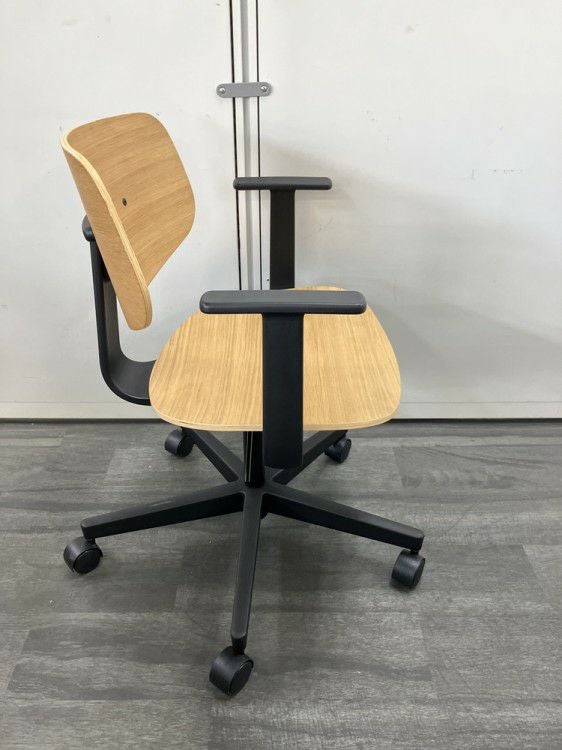 ウチダ（内田洋行）MUシリーズ 固定肘付MUチェア 商品画像5