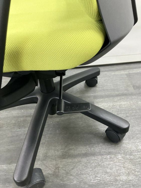 イトーキtorteR(トルテR)チェア 固定肘付トルテRチェア 商品画像7