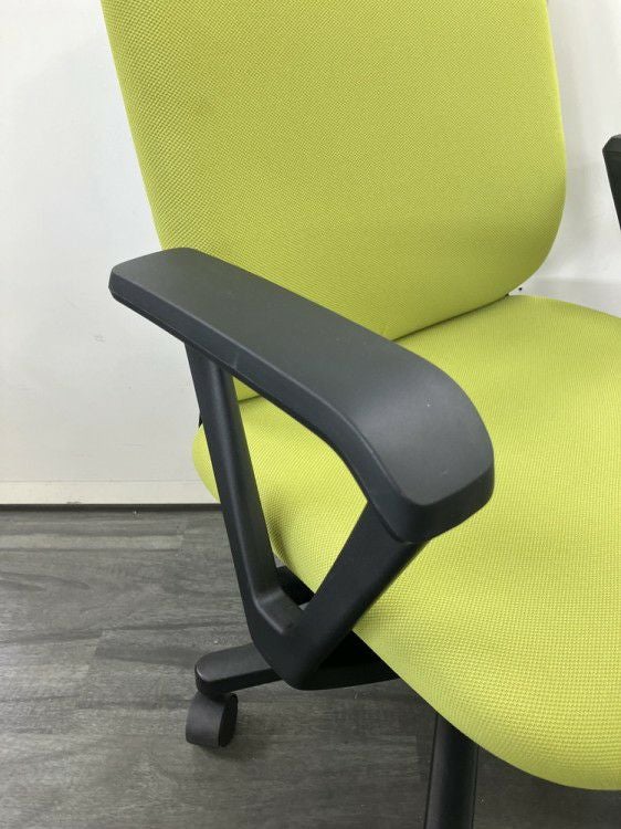 イトーキtorteR(トルテR)チェア 固定肘付トルテRチェア 商品画像10