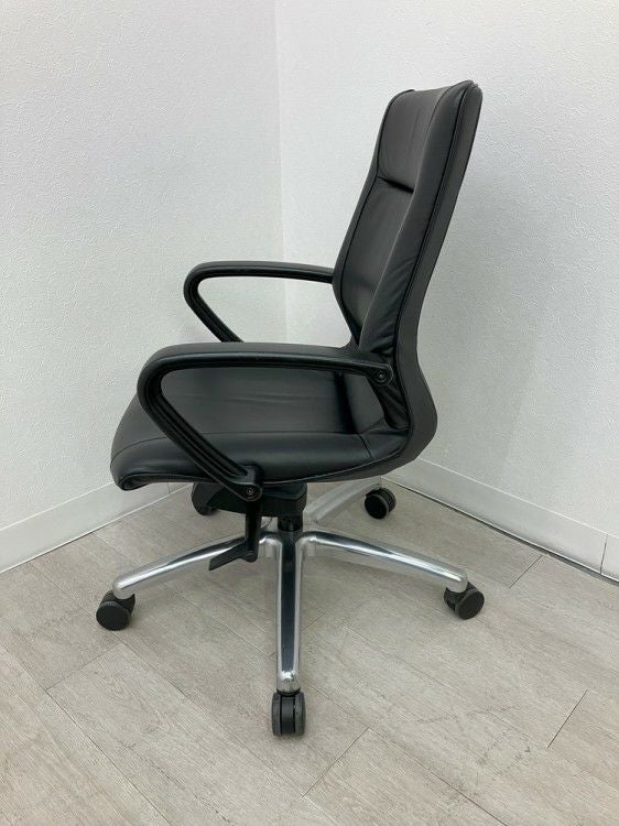 オカムラCEシリーズ 役員チェア 商品画像5