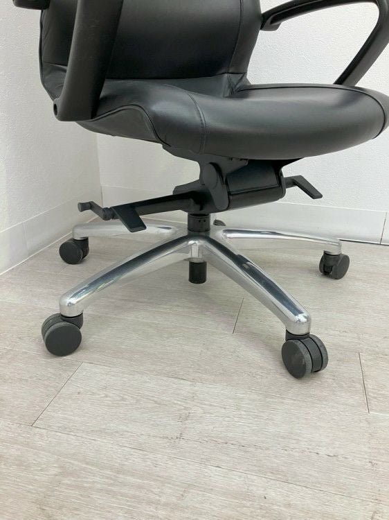 オカムラCEシリーズ 役員チェア 商品画像13