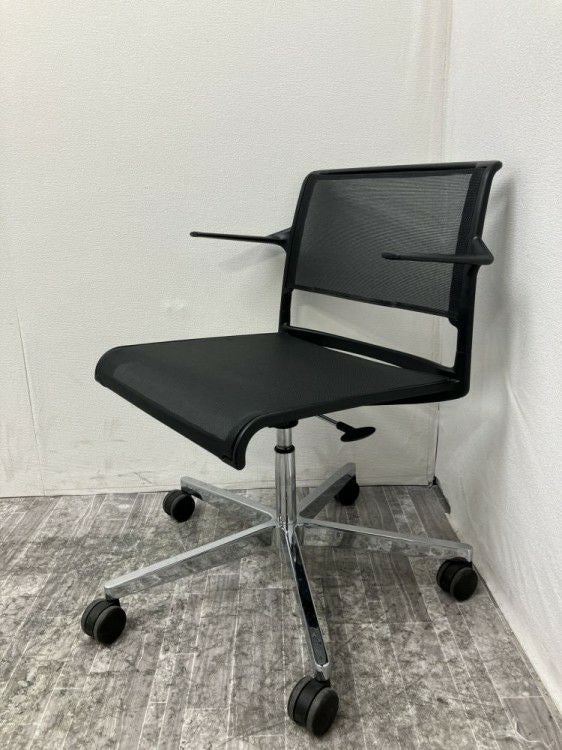 Wilkhahn（ウィルクハーン）固定肘付エーライン232/2チェア 商品画像1