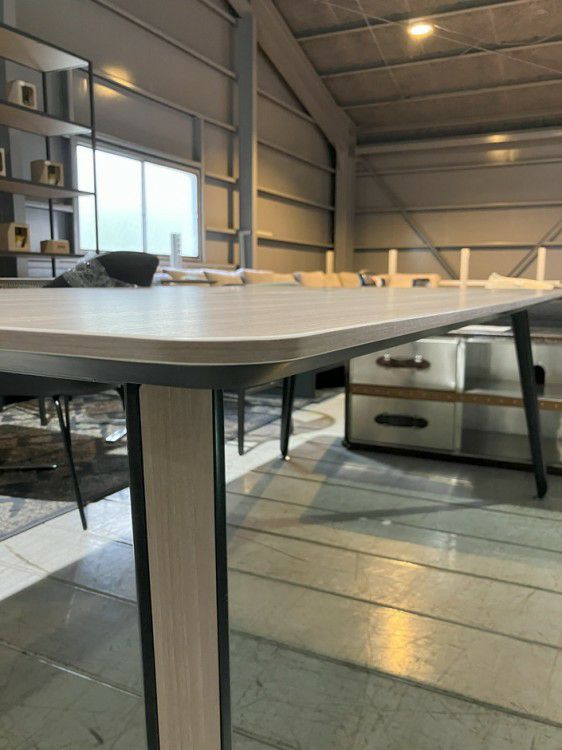 オカムラプリシード（PRESEDE）シリーズ 2100ミーティングテーブル 商品画像9