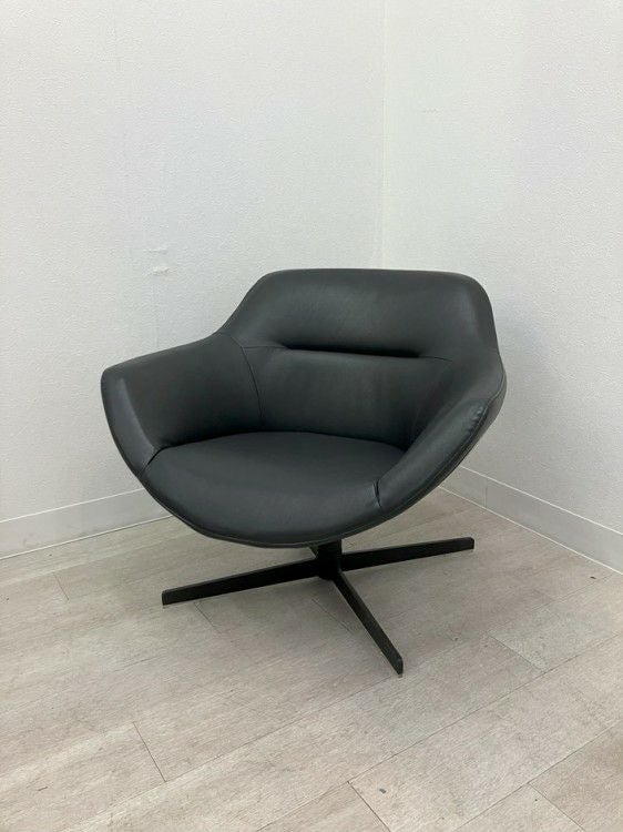 Cassinaオークランドスウィベルチェア ラウンジチェア 商品画像1