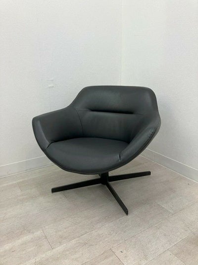 Cassinaオークランドスウィベルチェア ラウンジチェア 商品画像1