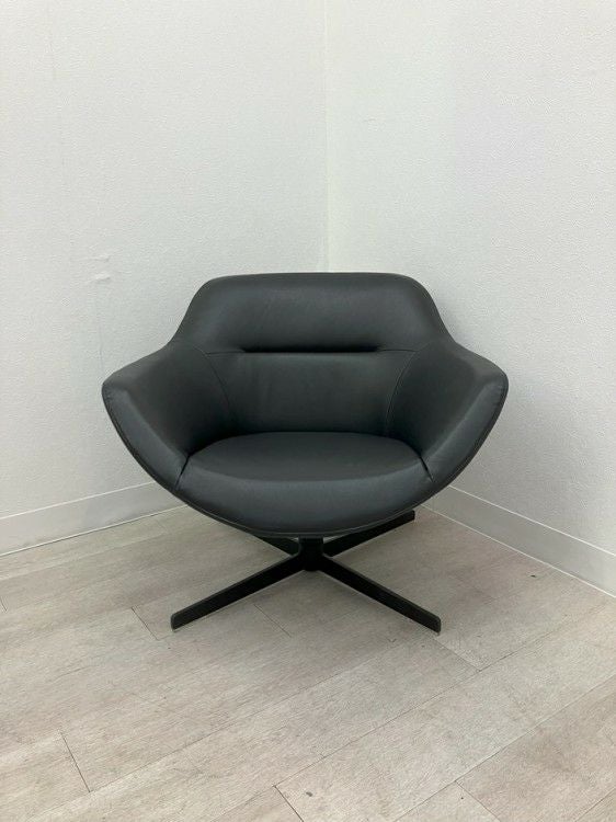 Cassinaオークランドスウィベルチェア ラウンジチェア 商品画像2