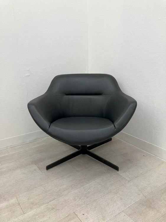 Cassinaオークランドスウィベルチェア ラウンジチェア 商品画像2