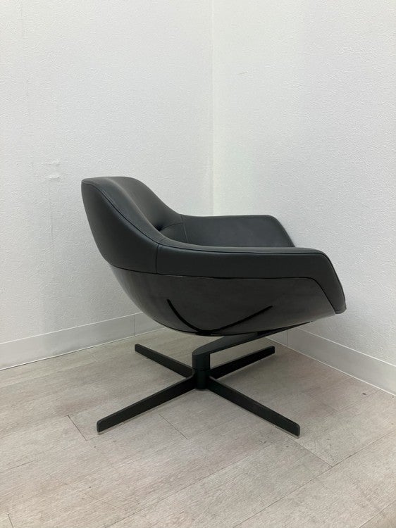 Cassinaオークランドスウィベルチェア ラウンジチェア 商品画像3