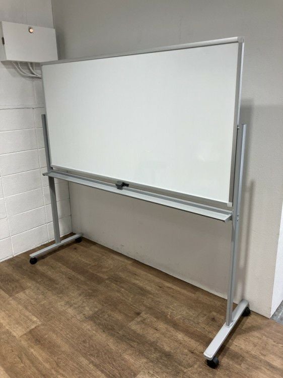 コクヨ1800脚付ホワイトボード 商品画像1