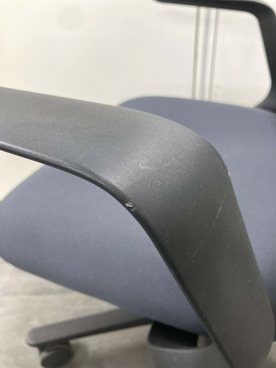 ウチダ（内田洋行）AJ2シリーズ 固定肘付AJ2チェア 商品画像8