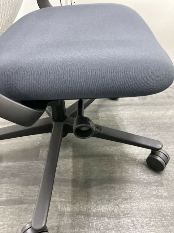 ウチダ（内田洋行）AJ2シリーズ 固定肘付AJ2チェア 商品画像13