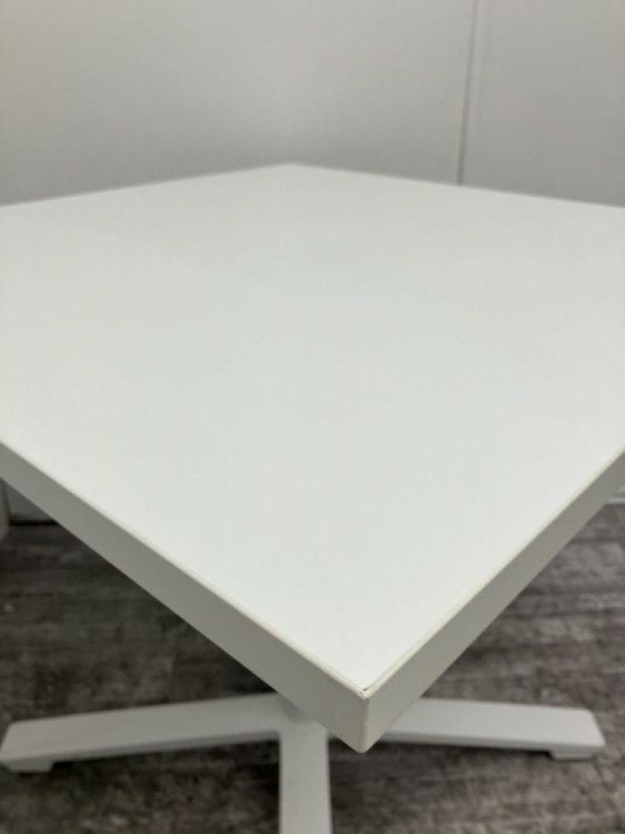 コクヨビエナ（VIENA）シリーズ 750角テーブル 商品画像6