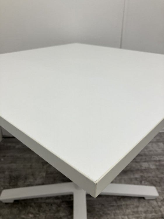 コクヨビエナ（VIENA）シリーズ 750角テーブル 商品画像6