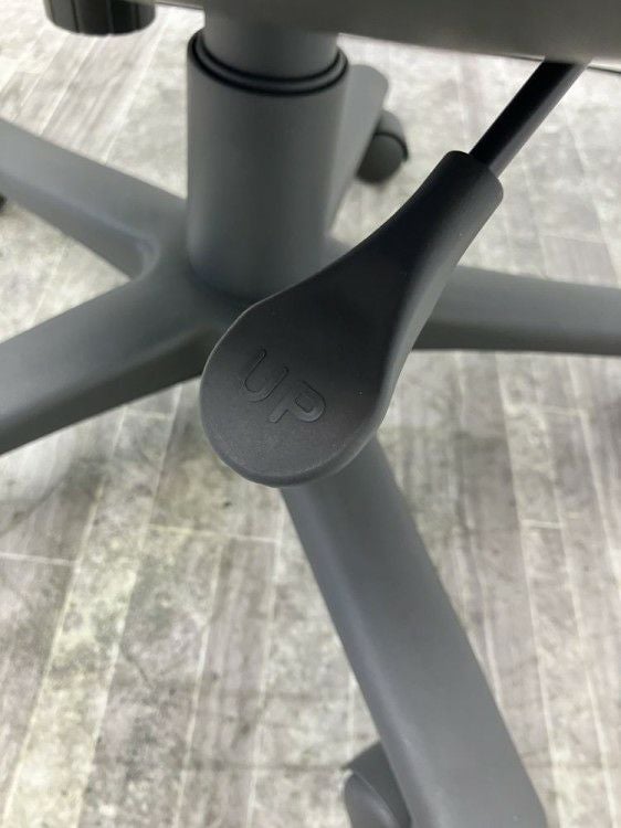 トヨスチール可動肘付アドフィールチェア 商品画像8