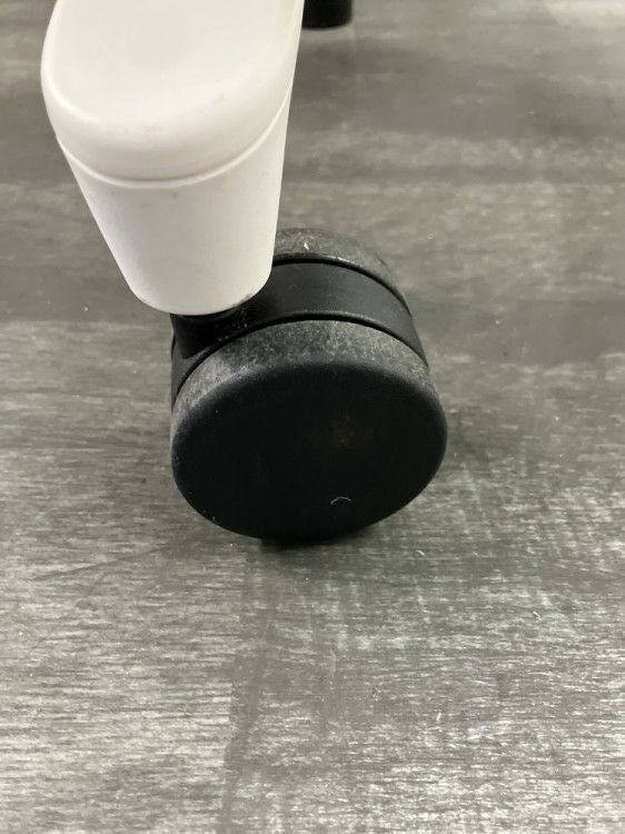 イトーキf(エフチェア)シリーズ 可動肘付エフチェア 商品画像13