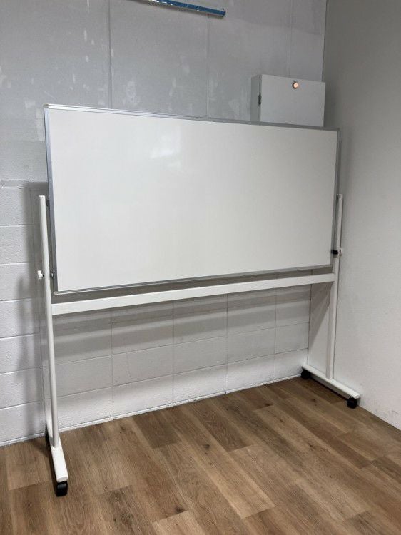 イトーキ脚付ホワイトボード 商品画像1