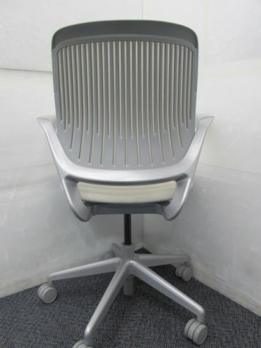 スチールケース 肘付コビーチェア4