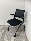 イトーキMonon(モノン)チェア 固定肘付モノンチェア 商品画像1