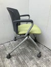 トヨスチール固定肘付スタッキングチェア 商品画像4