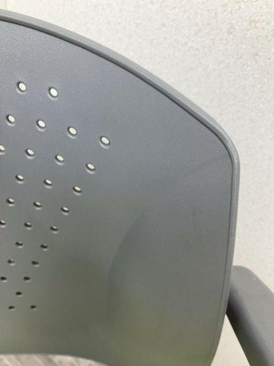 トヨスチール固定肘付スタッキングチェア 商品画像8