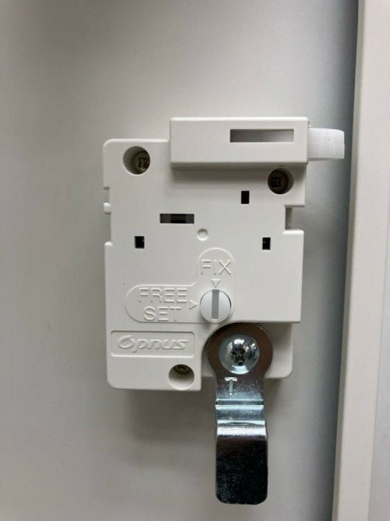 イトーキサフィシリーズ イトーキ8人用パーソナルロッカー 商品画像3