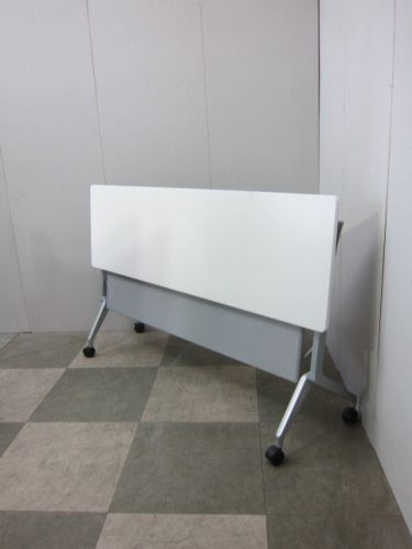 コクヨLeafline(リーフライン)シリーズ 1500サイドスタックテーブル 商品画像5
