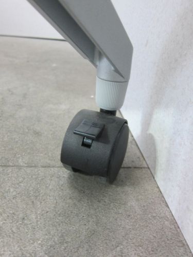 コクヨLeafline(リーフライン)シリーズ 1500サイドスタックテーブル 商品画像8