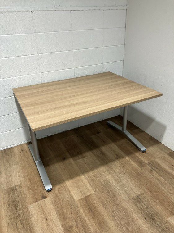 コクヨビエナ（VIENA）シリーズ ミーティングテーブル 商品画像1