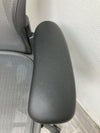 HermanMiller（ハーマンミラー）アーロンチェア 可動肘付アーロンチェア 商品画像4
