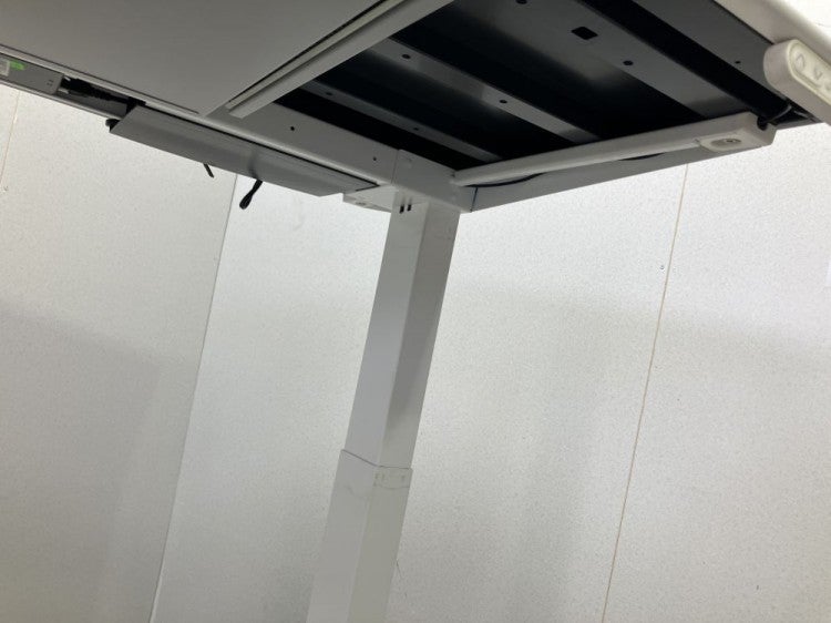 オカムラSwift(スイフト)シリーズ 電動昇降式1150平デスク 商品画像8