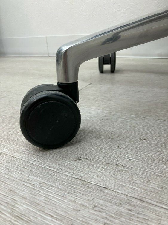 CROSSLINE(クロスライン)シリーズ 可動肘付クロスラインチェア 商品画像16