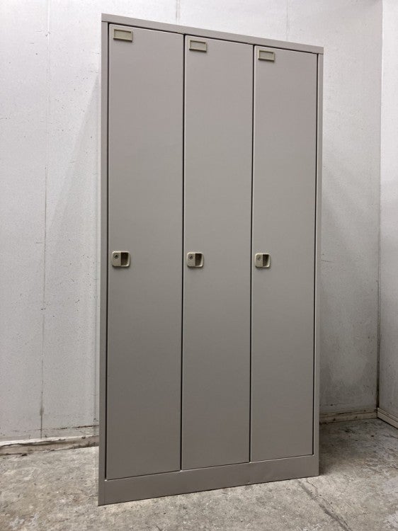イトーキL型ロッカーシリーズ 3人用ロッカー 商品画像1