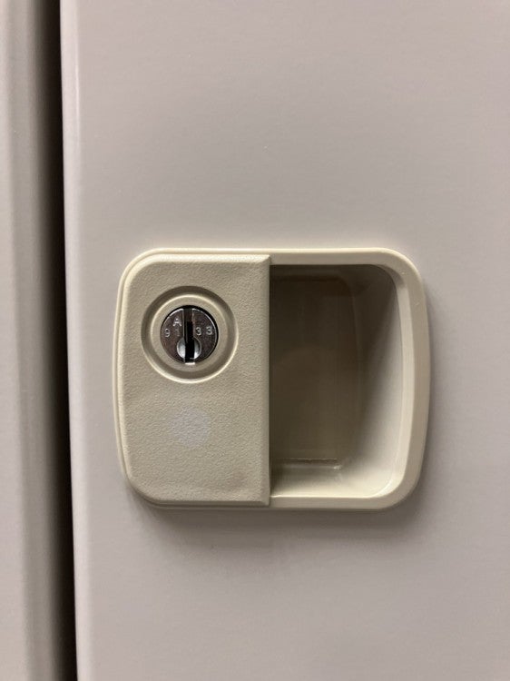 イトーキL型ロッカーシリーズ 3人用ロッカー 商品画像2