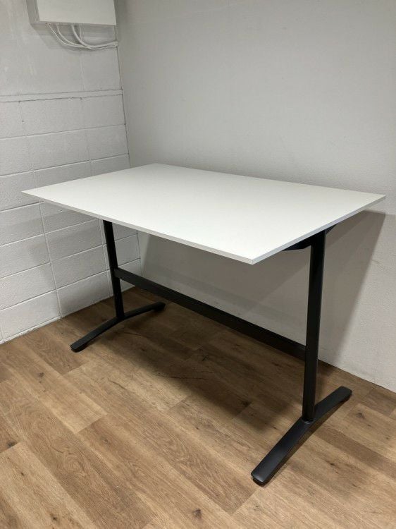 イトーキホバー（Hover）シリーズ ハイテーブル 商品画像1