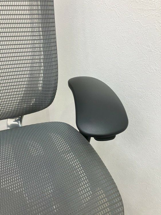 オカムラContessa seconda(コンテッサセコンダ)シリーズ 可動肘付ハイチェア 商品画像14