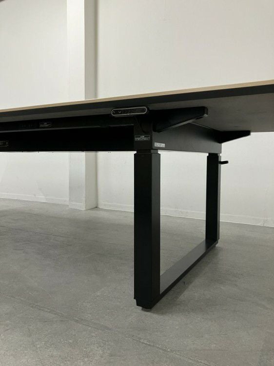 コクヨ電動昇降式3200ミーティングテーブル 商品画像9