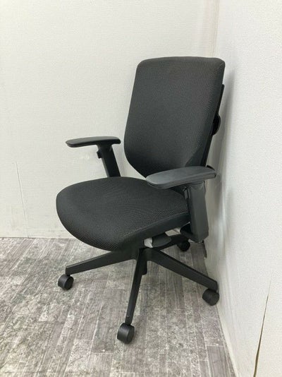 コクヨ可動肘付ラルゴチェア 商品画像1