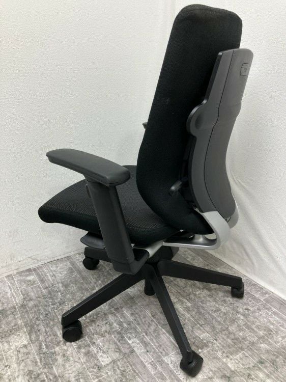 コクヨ可動肘付ラルゴチェア 商品画像6