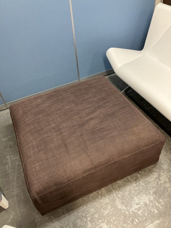 B&B ITALIALUIS(ルイス)シリーズ スツール　 商品画像1